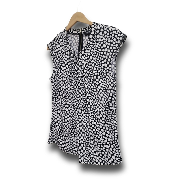 🌿Liz Claiborne Women's Medium Black and White Giraffe Print Career Top-CUTE! - Picture 4 of 10